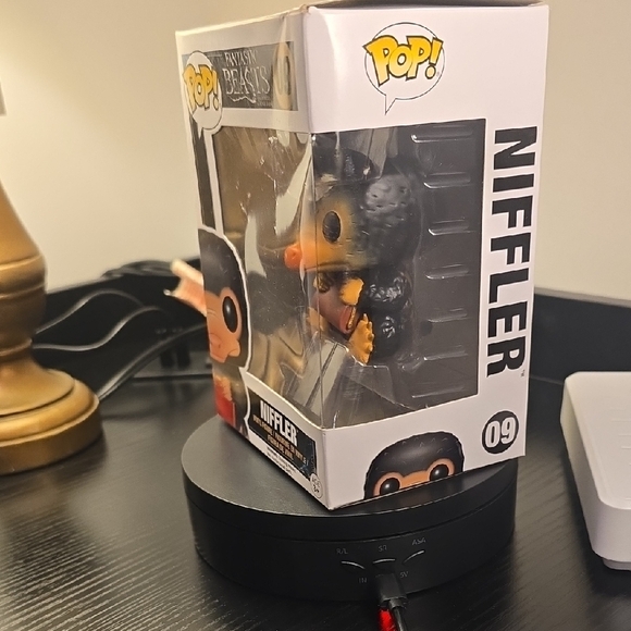 Fantastic Beasts Niffler Collectible Figure - Picture 3 of 5